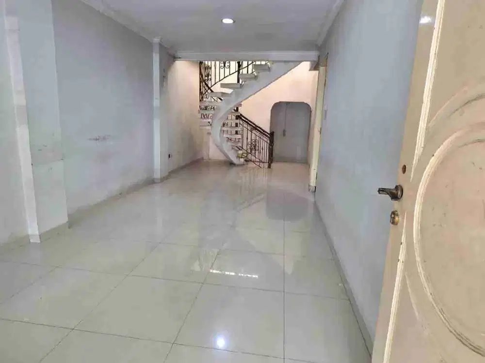 jual cepat kelapa gading tampak depan bagus 6 x 17 rapi siap huni 2 lantai hanya 2,3M-an