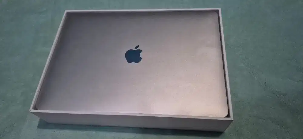 Macbook Air M1 8/256 GB Silver cc 122