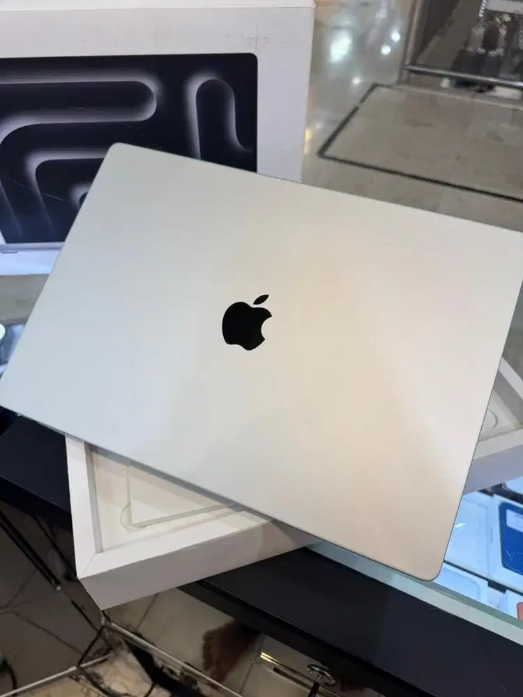 Macbook Pro M3 Max 16inch 2023 48/1TB Silver iBox Lengkap