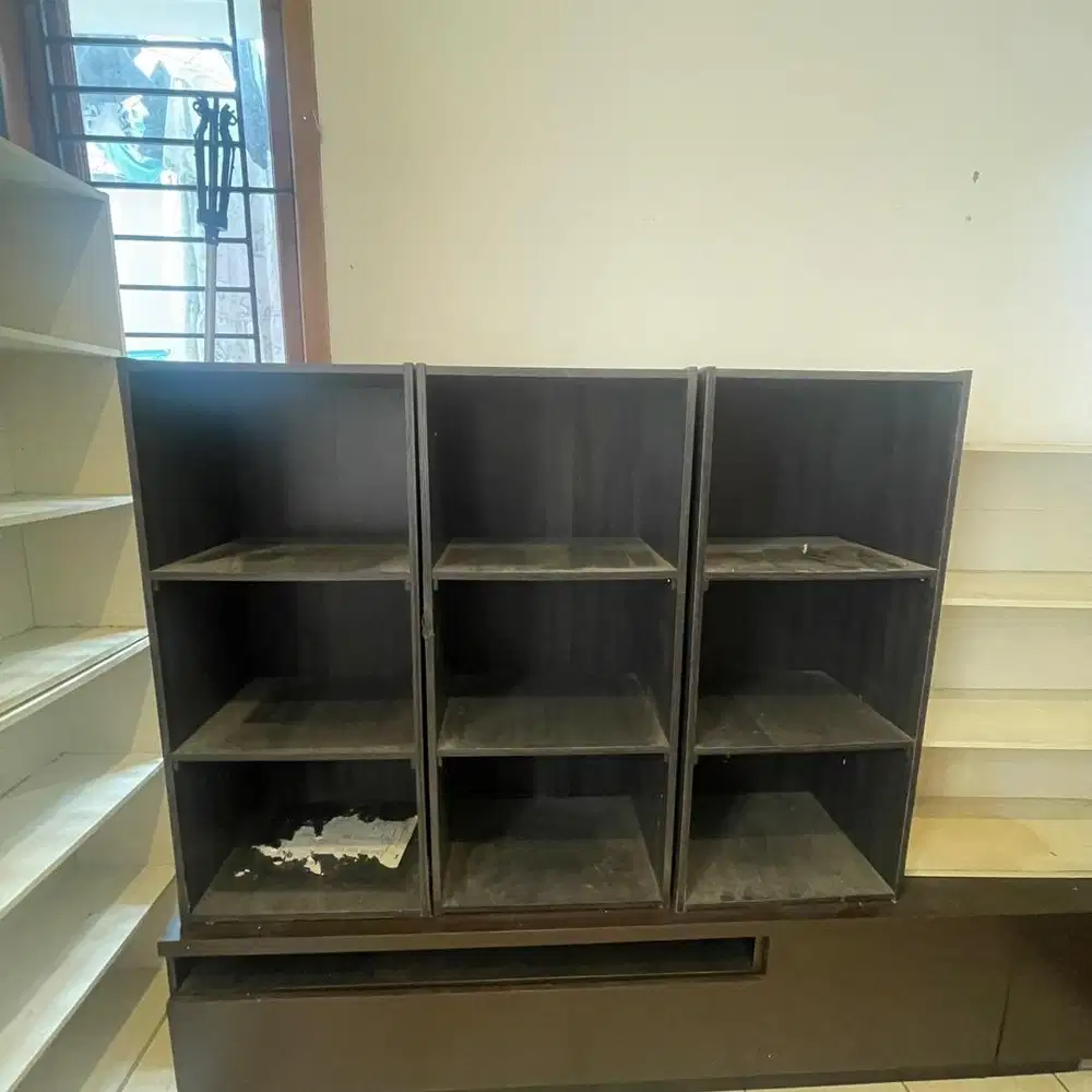 Rak buku hitam borongan