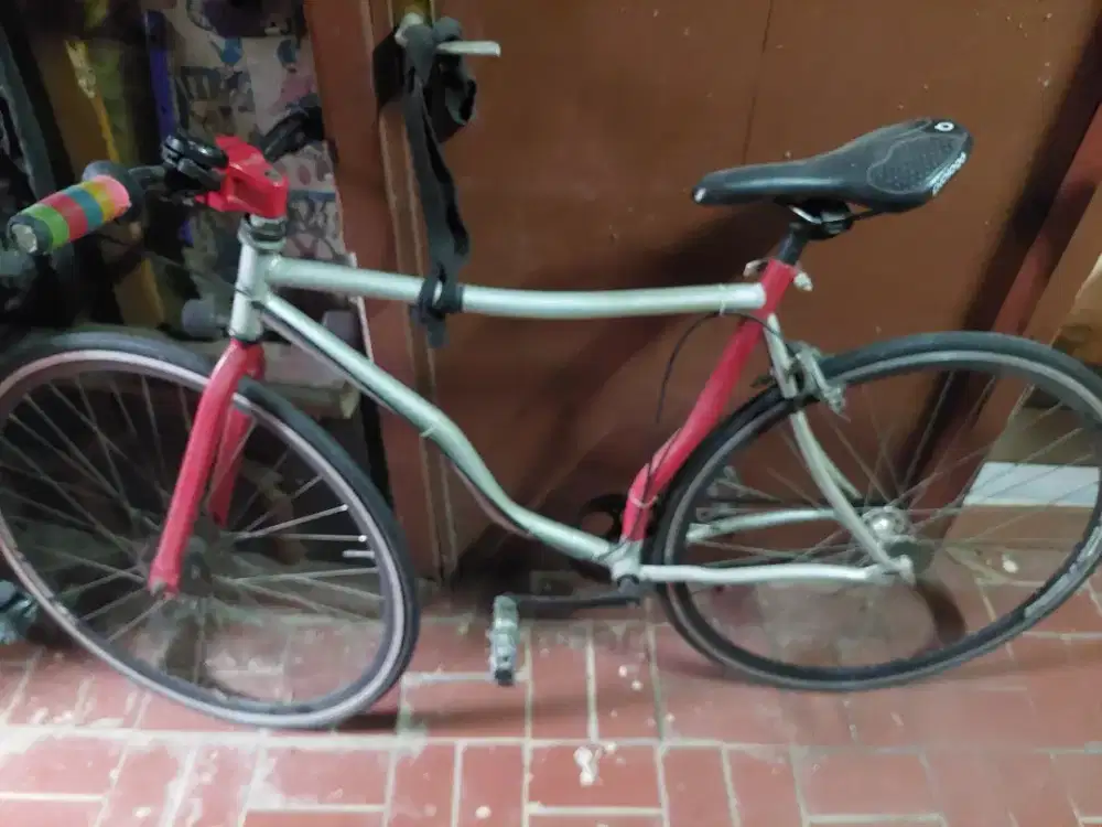 Sepeda fixie berfungsi normal