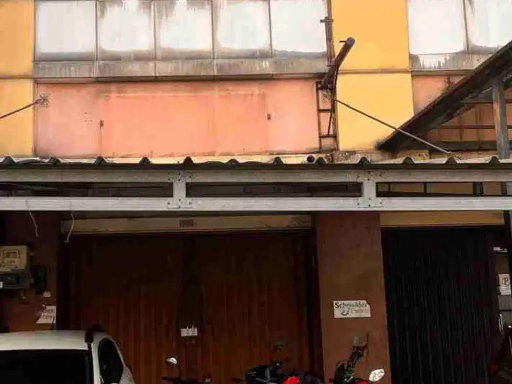 DI SEWAKAN RUKO 3 LT SIAP PAKAI DI GOLDEN BOULEVARD BSD