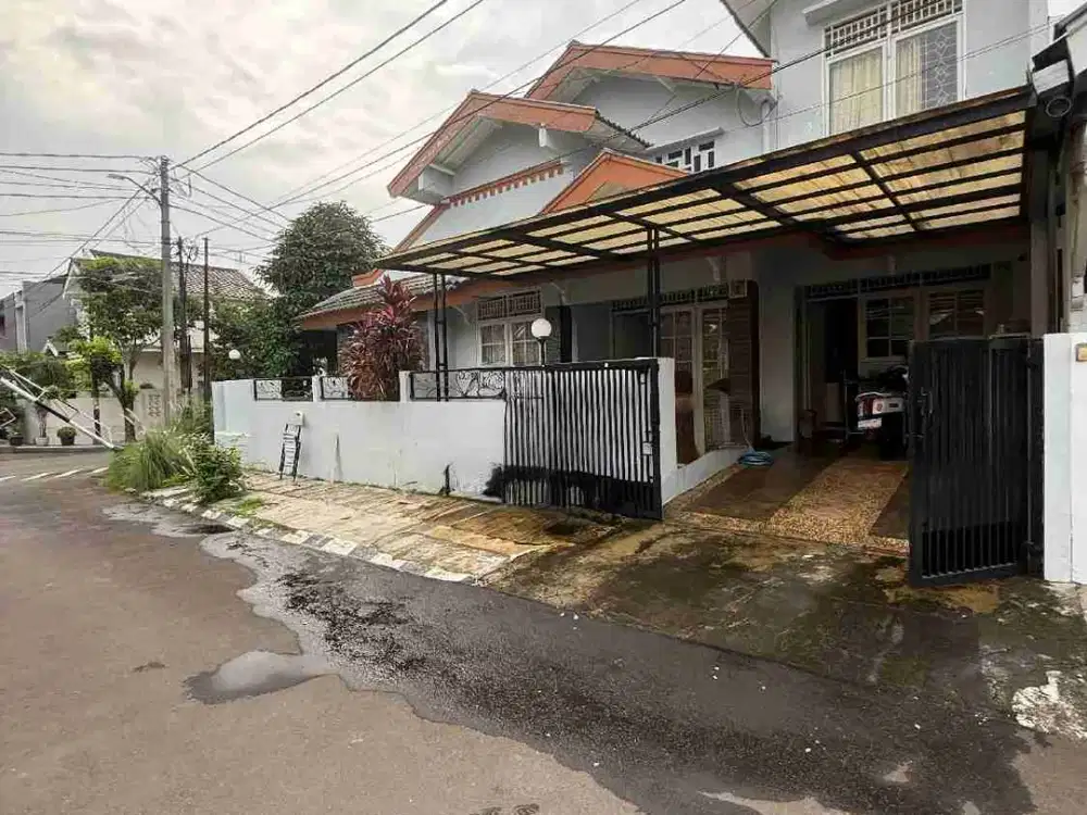 rumah asri dalam komplek dengan posisi hoek