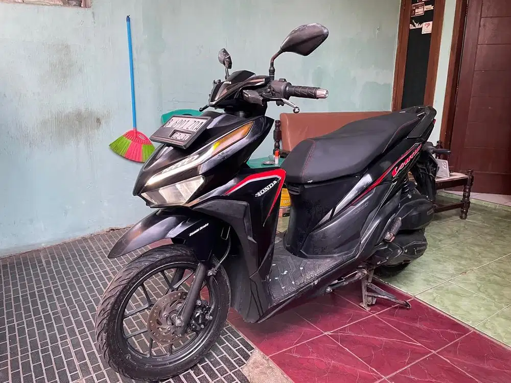 VARIO 125 LED 2020 - Hitam