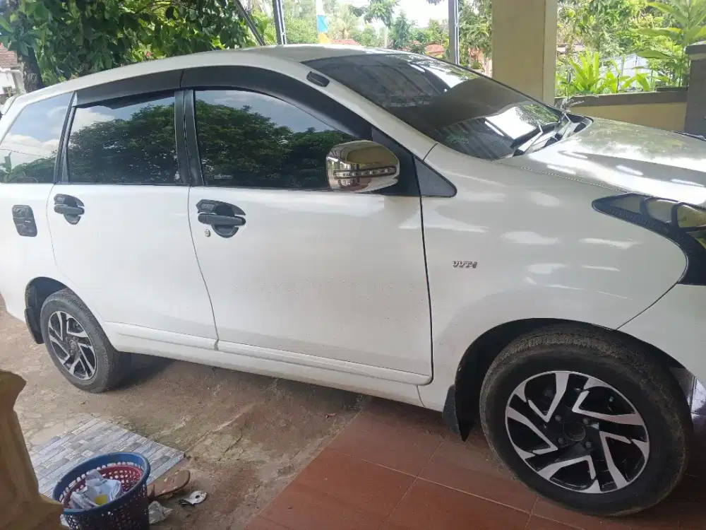 Di jual Avanza matic 2013