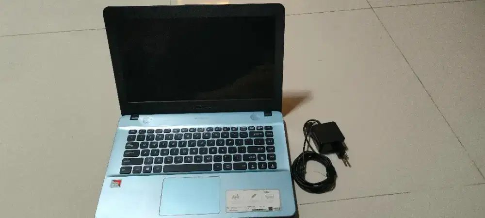 Laptop asus second masih bagus Ram 4  SSD 256 HDD 1 Tera