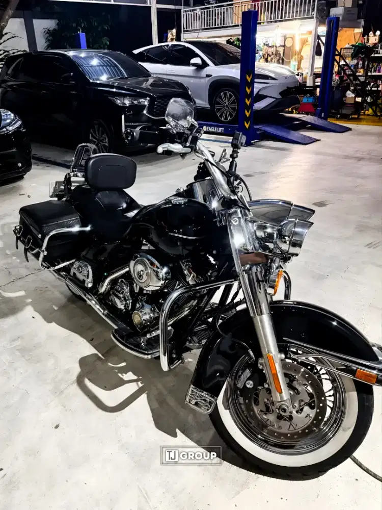 FOR SALE!! Harley-Davidson Road King 2010