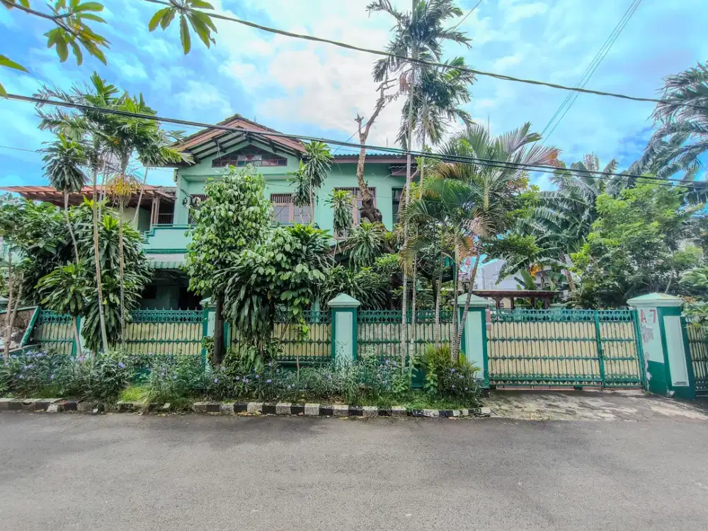 Rumah 9 Kamar Tidur Hadap Utara 9 Menit ke Lippo Mall Puri J-46206