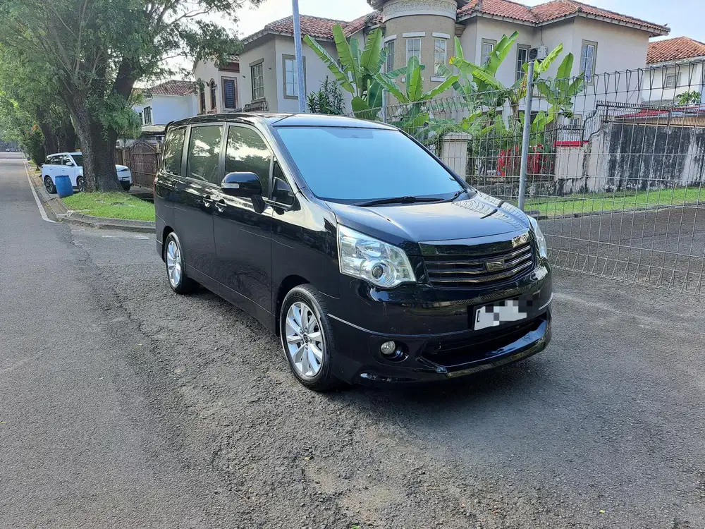 DIJUAL TOYOTA NAV1 2.0 V AUTOMATIC 2013/2014 HITAM NAV 1