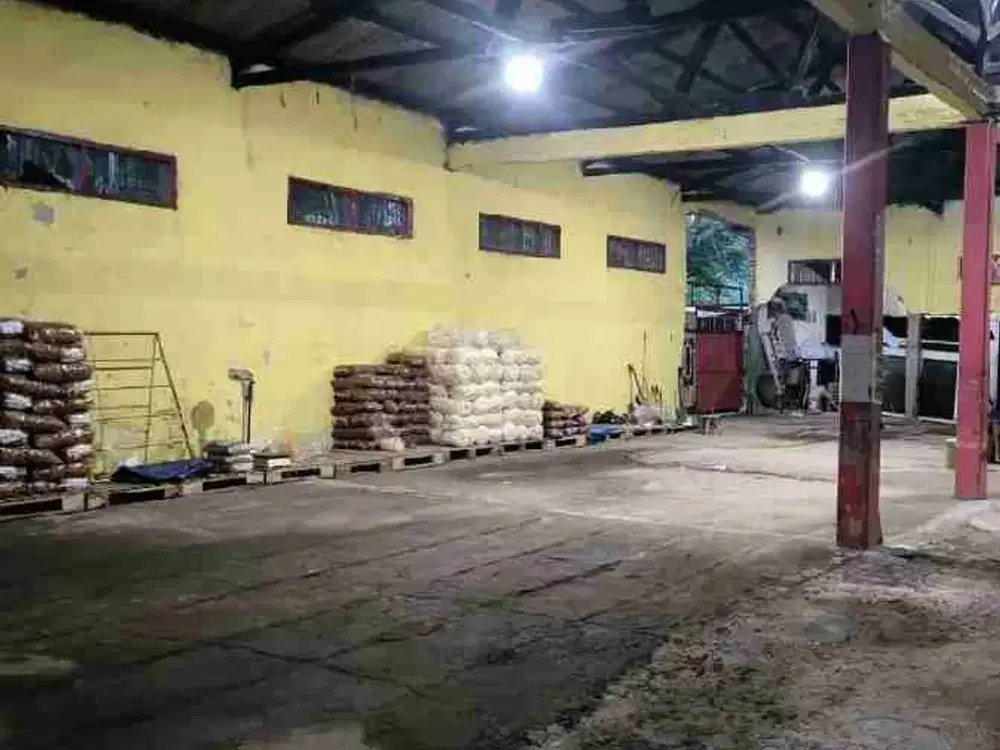 SEWA GUDANG PAKIS UKURAN 1000 METER. AKSES TRUK ISTIMEWA