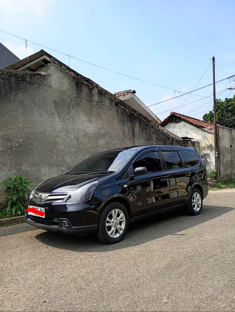 Nissan Livina AT 2012