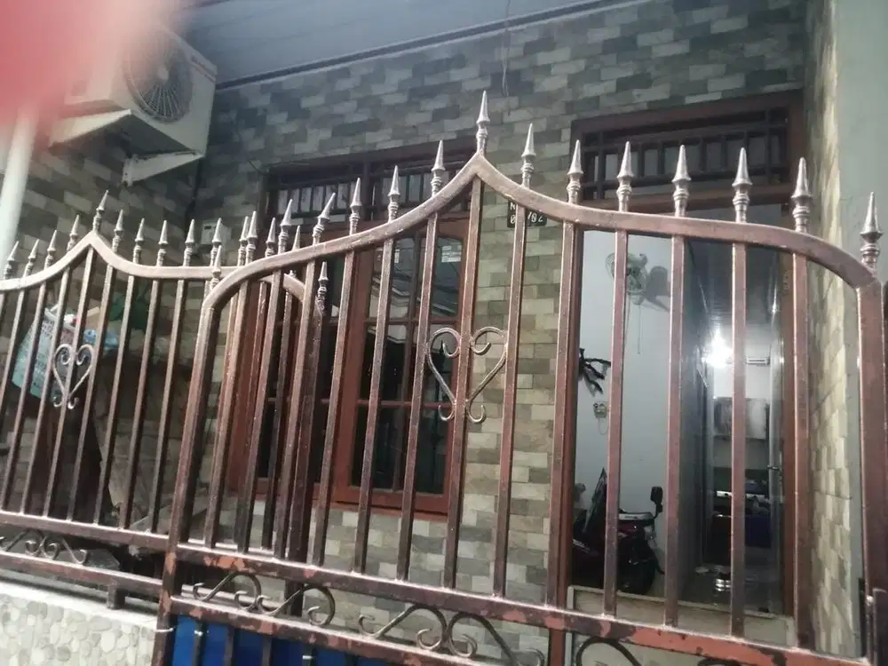 DIJUAL Rumah Siap Huni Letak Strategis Dekat Pasar Kebon Pisang