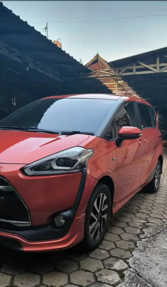 Toyota Sienta Q tahun 2016 / 20127