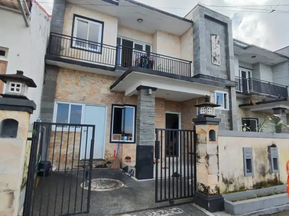 2 UNIT RUMAH 2 LANTAI SIAP HUNI VIEW SAWAH DI JL CEKOMARIA DENPASAR UTARA
