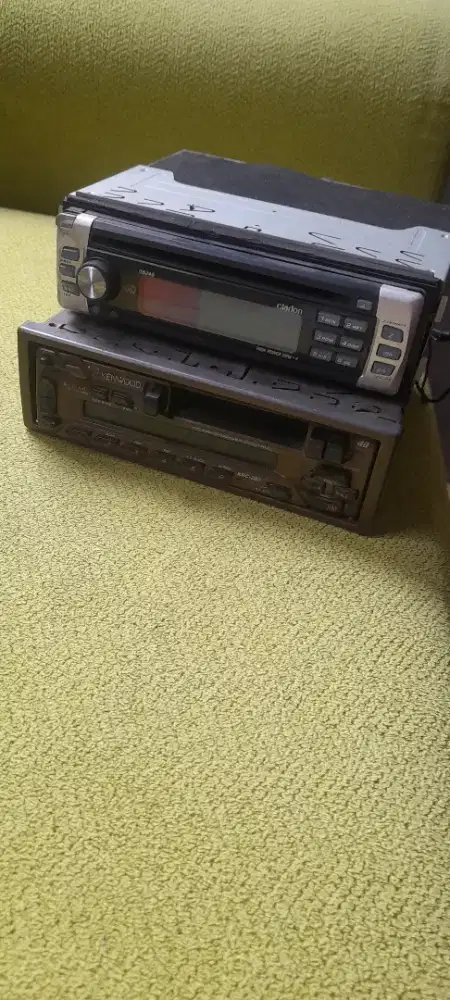 2 Tape mobil kaset dan CD