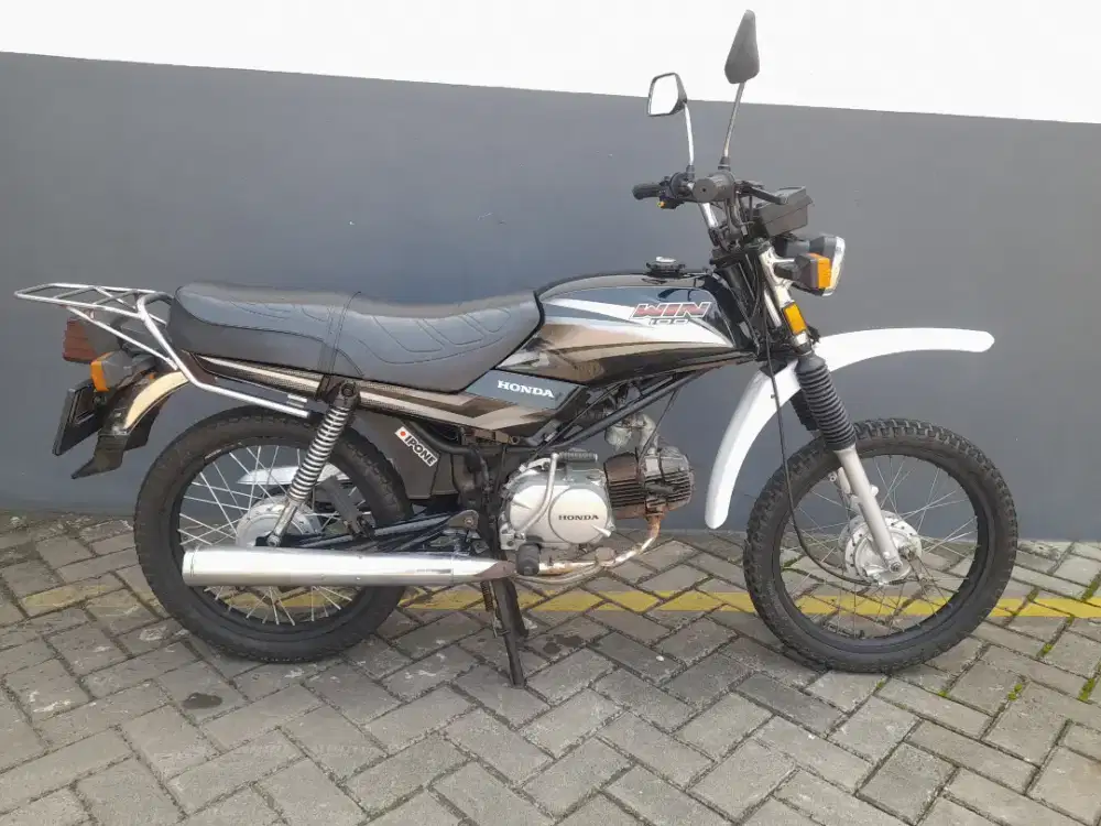 Honda win hitam thn 1992