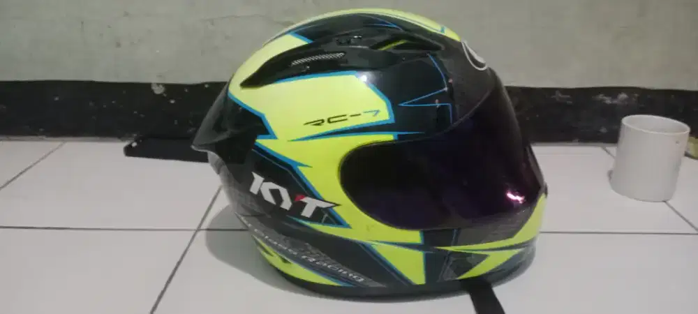 Dijual helm kyt fullface minus pemakaian