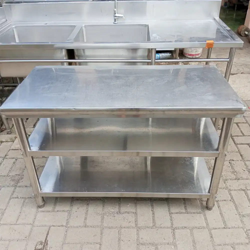 Meja Stainless 3 Susun – Praktis dan Siap Pakai