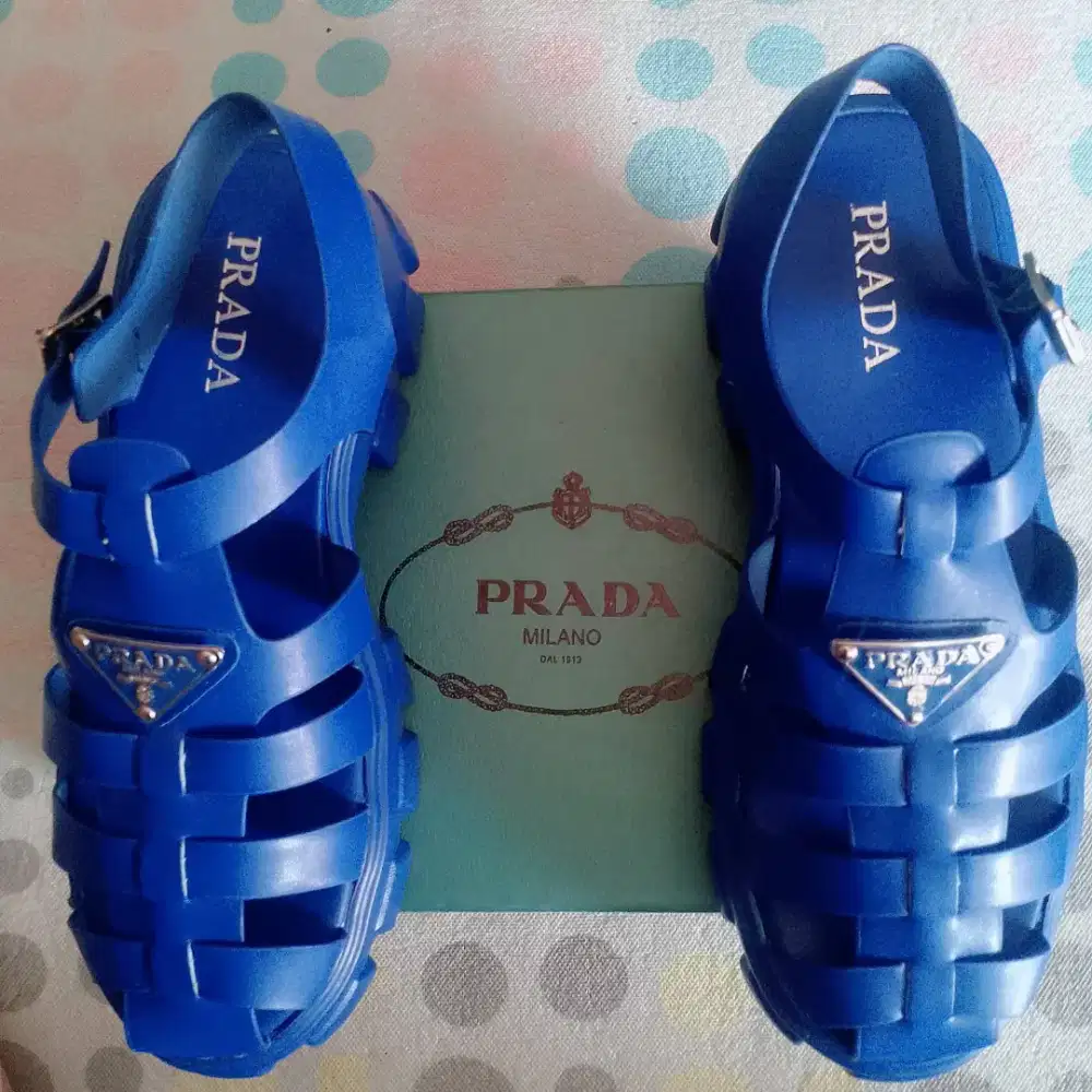 Sepatu Sendal Prada Milano size 40
