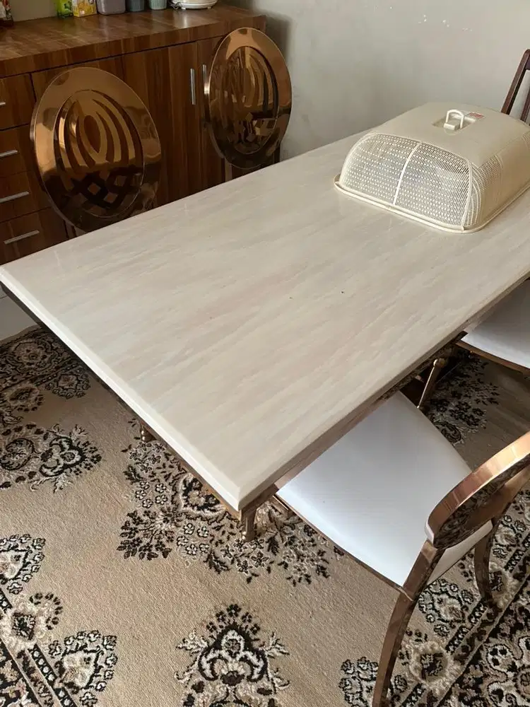 Dijual meja makan dan kursi