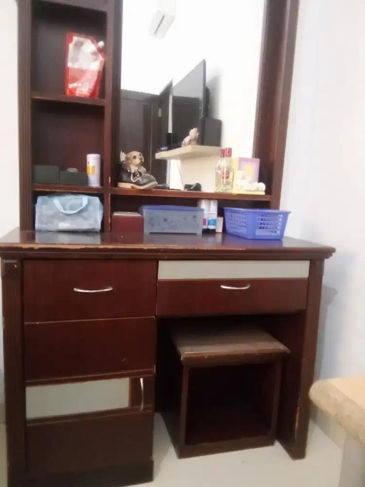 meja rias bahan kayu