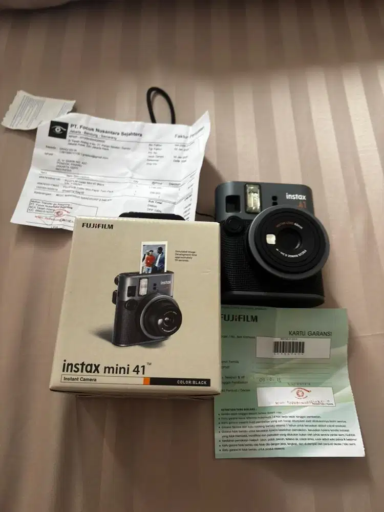 Pre-loved Fujifilm Instax Mini 41