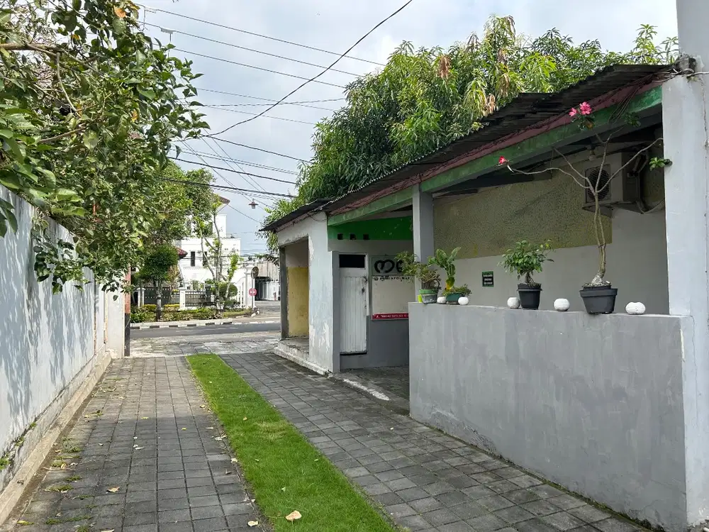 Ruang usaha Timoho dpn kantor DPRD