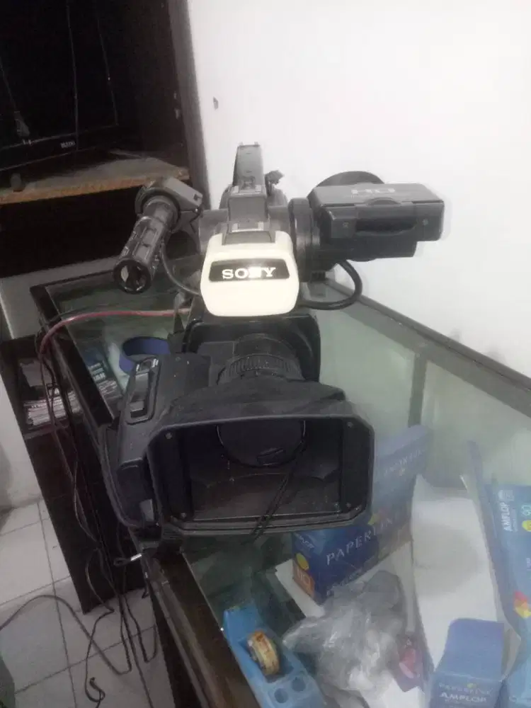 Kamera Sony HXR-MC1500 + MC2500 & Digital Video Switcher SE-500