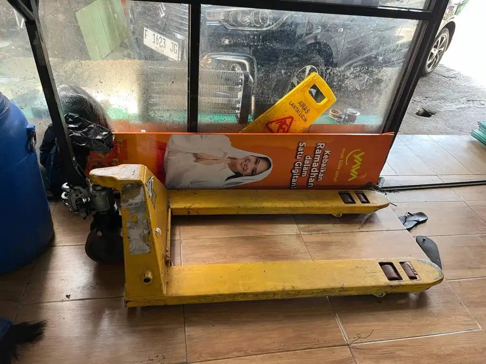 Hand track atau hand pallet