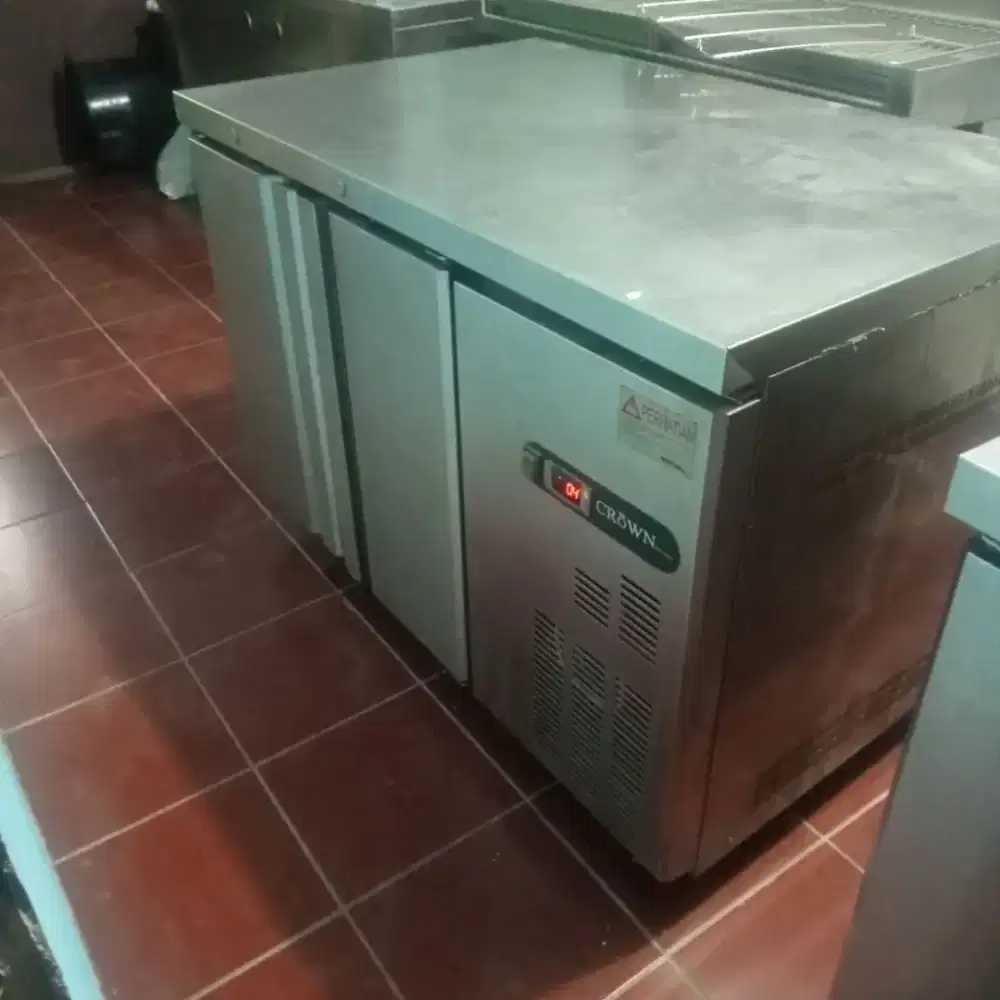 Undercounter Chiller 2 Pintu Crown Horeca – Pendinginan Stabil