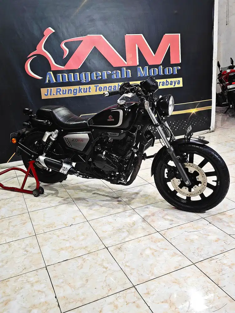 Benelli Evo 200 th. 2022 km.15rb retro keren.Anugerah motor rungkut
