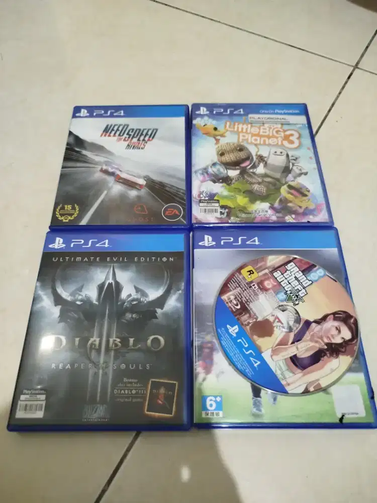 Preloved Bundling 4 Games PS4