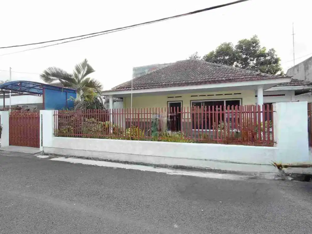 Dijual Rumah Clasic Di Bunga-Bunga Kota Malang