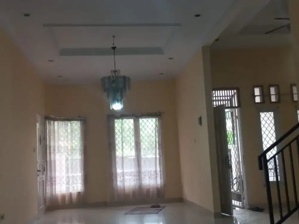 Rumah Nyaman 2 Lantai Bintara Bekasi Dekat Pasar Bintara