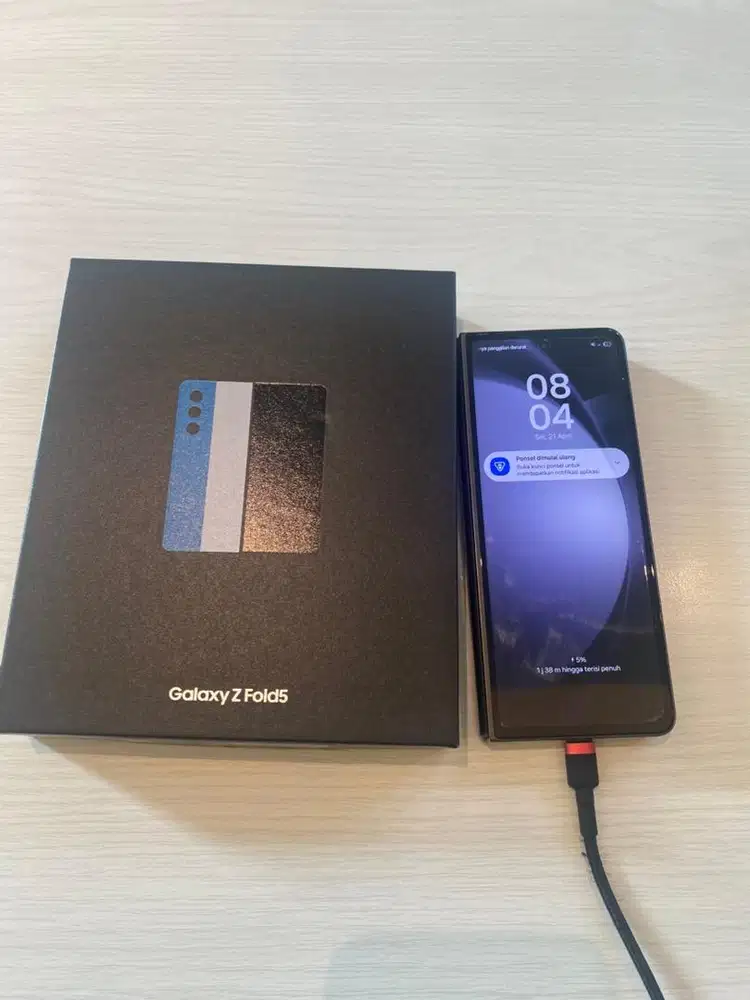 Jual Samsung Galaxy Z Fold 5 12/512 GB mulus & siap pakai BU