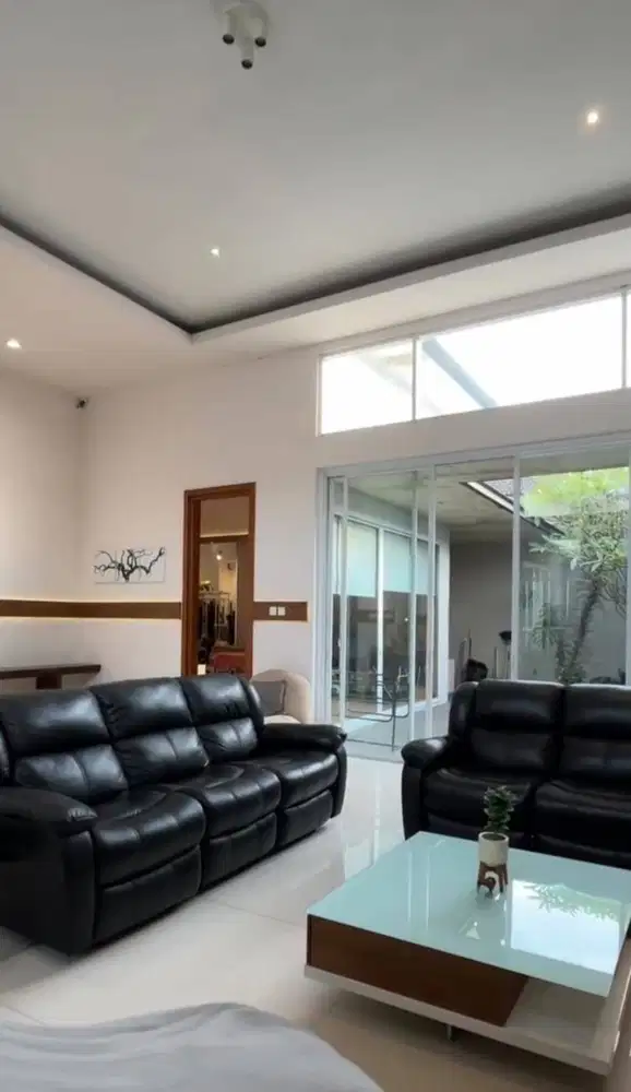 Cibolerang Bandung Rumah Mewah Furnished Istimewa Strategis Siap Huni