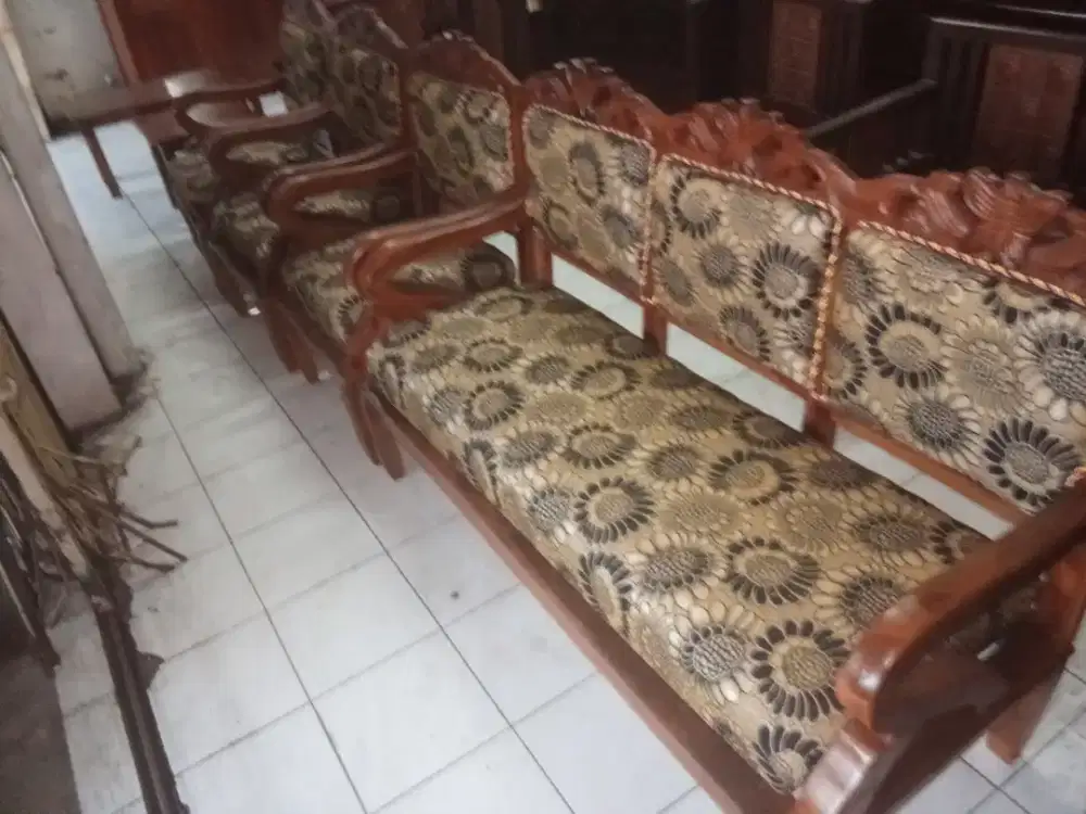 Kursi tamu kayu jati model ukir keong kain kembang
