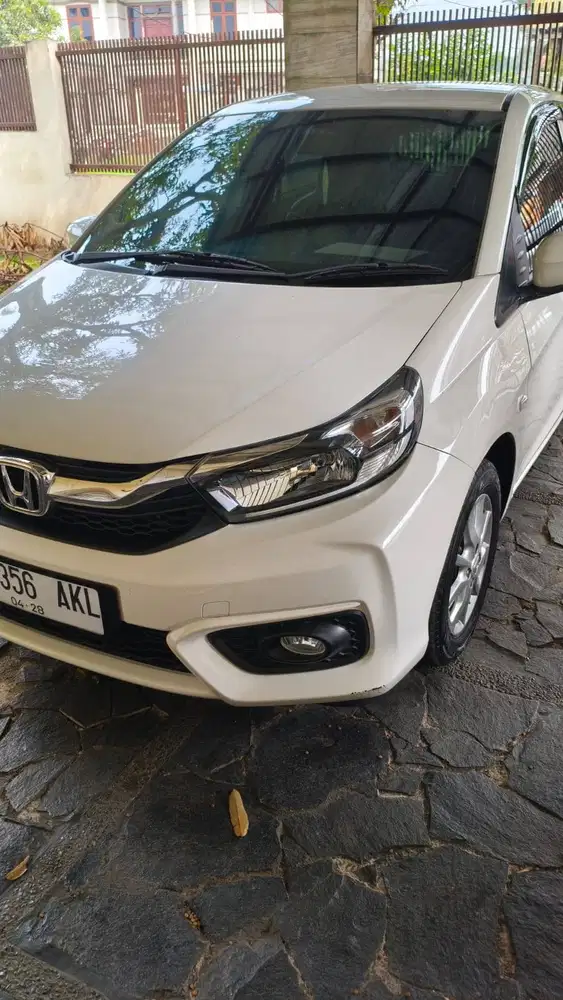 Dijual Honda Brio Satya1.2 E CVT, Low Kilometer, White on Black 2023