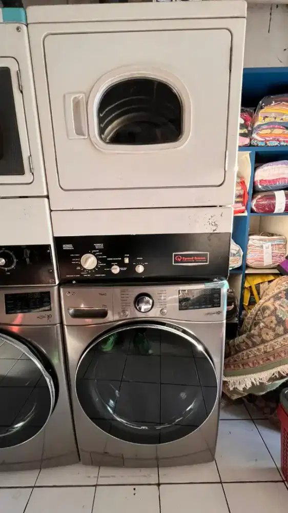 Loker laundry setrika uap