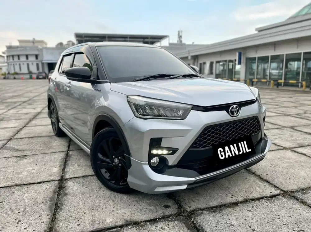 Toyota Raize 1.0 GR Two Tone AT/Matic Tahun 2021