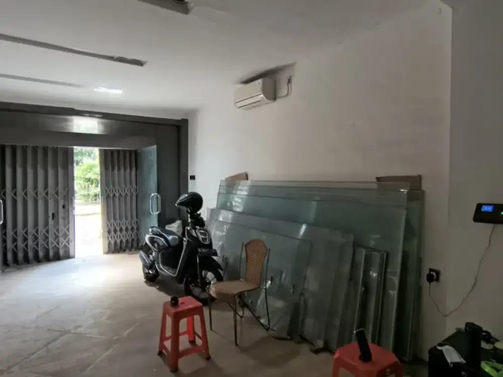 Disewakan Ruko Gandeng di Bandengan Selatan. Hadap Jalan Raya