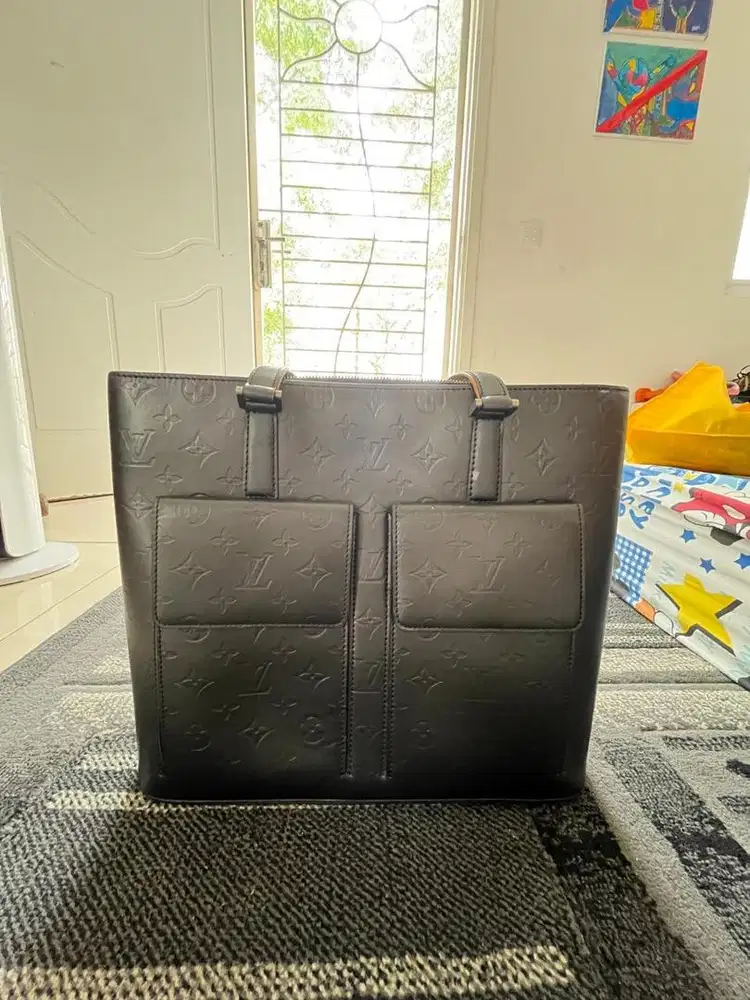 Tas wanita merek LV