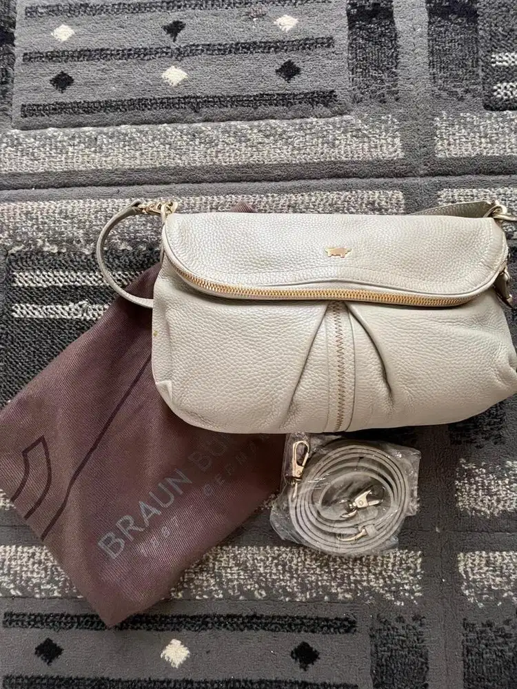 Tas wanita merek Braun Buffel