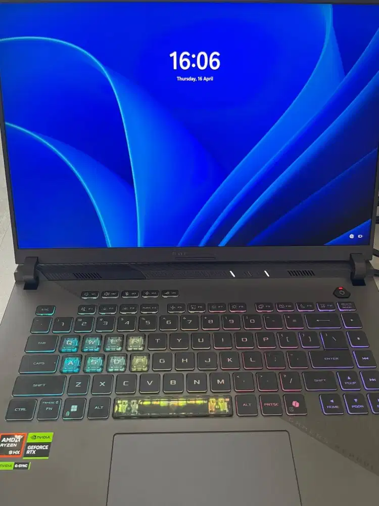 ASUS ROG STRIX G16 RTX 5060 32GB