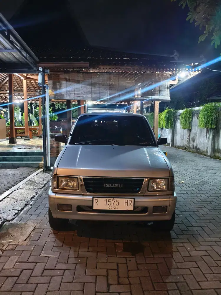 Isuzu Panther New Hi Grade THN 2000