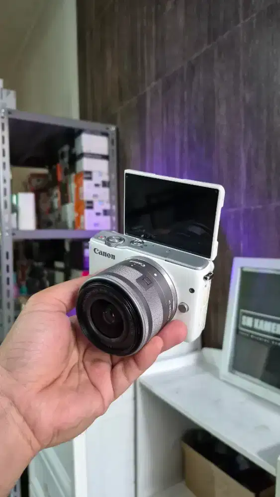 Naik Daun | MIRRORLESS CANON M10 EOS M10 CANON M100