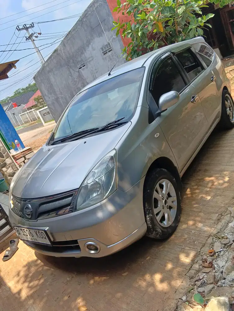 Nissan Grand livina 2013 Bensin
