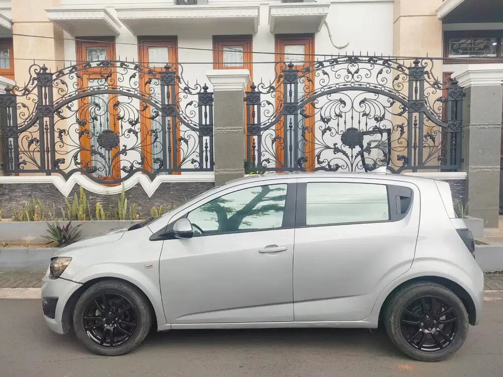 Chevrolet Aveo sonic LT matic 2013