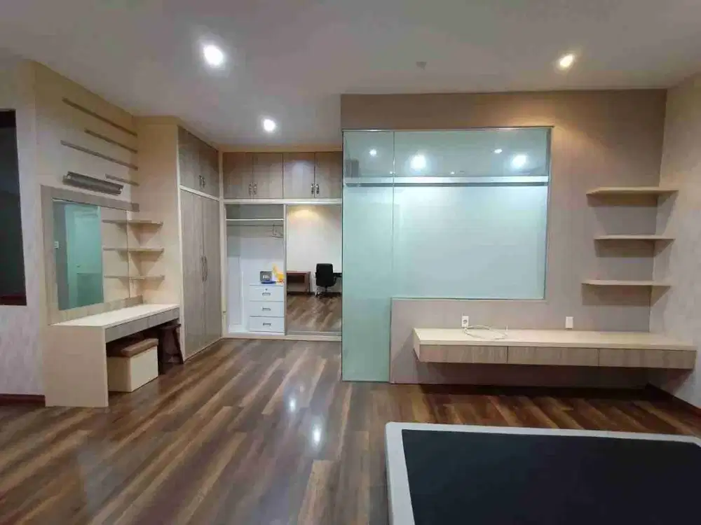 Dijual Rumah cantik 2 lantai di Srwijaya-Medan, sangat terawat dan strategis.