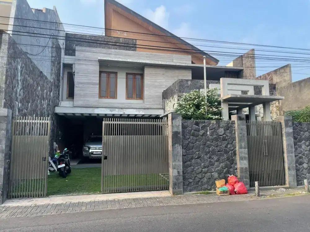 Rumah Bagus Mewah di Noll Jalan Karah, Bisa Untuk Kantor atau Klinik